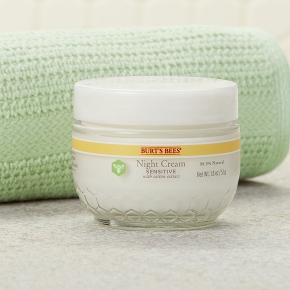 Burt's Bees Other - 🌸Burts Bees sensitive night cream